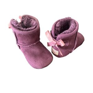 Baby Purple Ugg Booties with Bow Velcro Back size 2/3